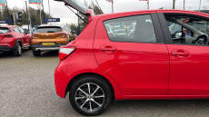 Toyota Yaris 1.5 VVT-i Icon Tech 5dr Petrol Hatchback